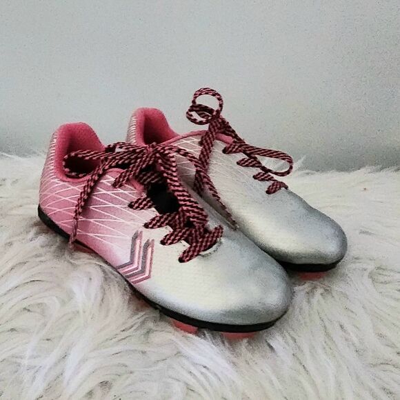 DSG soccer cleats kids size 9 pink - Picture 1 of 4